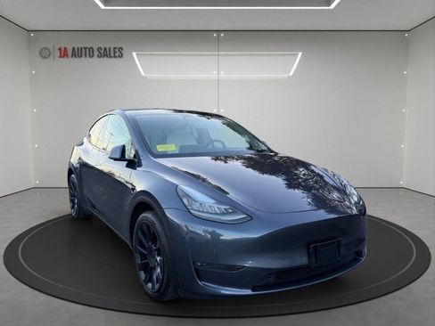 Used 2020 Tesla Model Y Long Range image 7