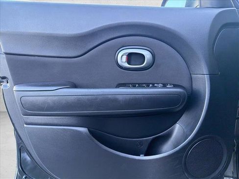 Used 2016 Kia Soul image 10