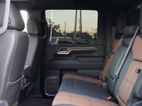 Used 2024 Chevrolet Silverado 3500 High Country w/ Technology Package image 22