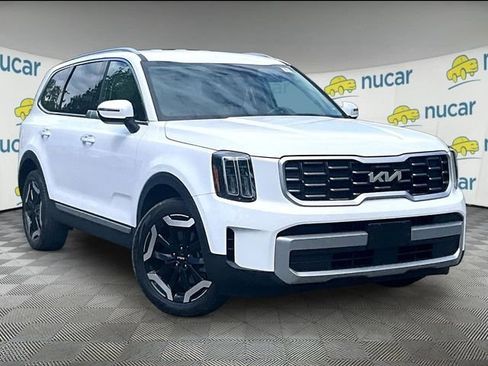 Used 2023 Kia Telluride S AWD/4WD image 1