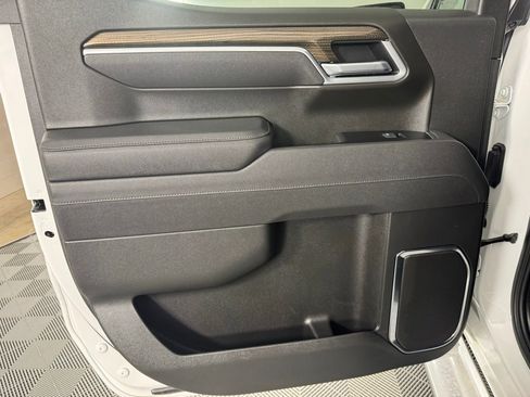 Used 2025 Chevrolet Silverado 1500 LT AWD/4WD image 27
