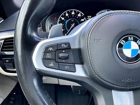 Used 2019 BMW 530e w/ M Sport Package image 20