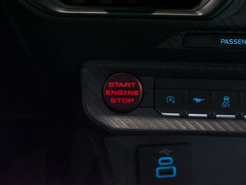 Used 2025 Ford Mustang Coupe RWD image 34