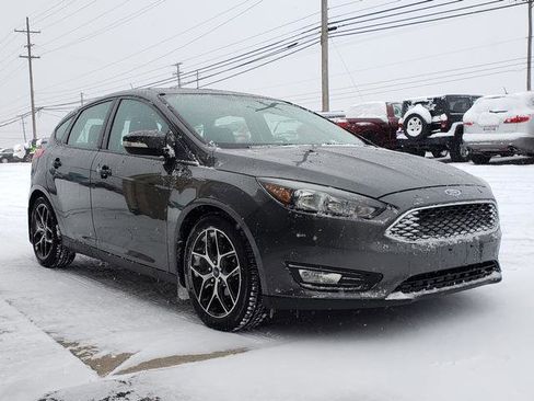 Used 2017 Ford Focus SEL w/ Cold Weather Package image 8