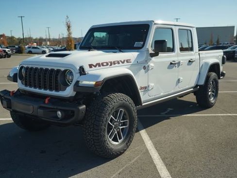 New 2026 Jeep Gladiator Mojave image 3