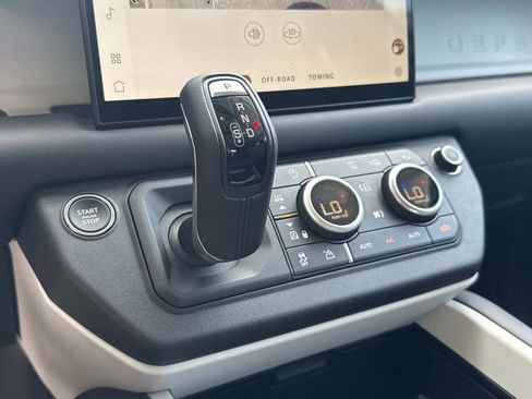 Certified 2025 Land Rover Defender 110 S image 25