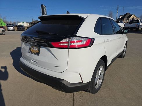 Used 2021 Ford Edge SE image 5