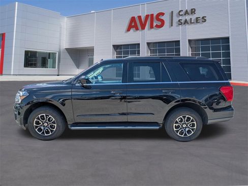 Used 2023 Ford Expedition XLT image 6