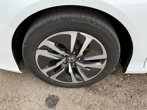 Used 2021 Honda Accord Hybrid image 11