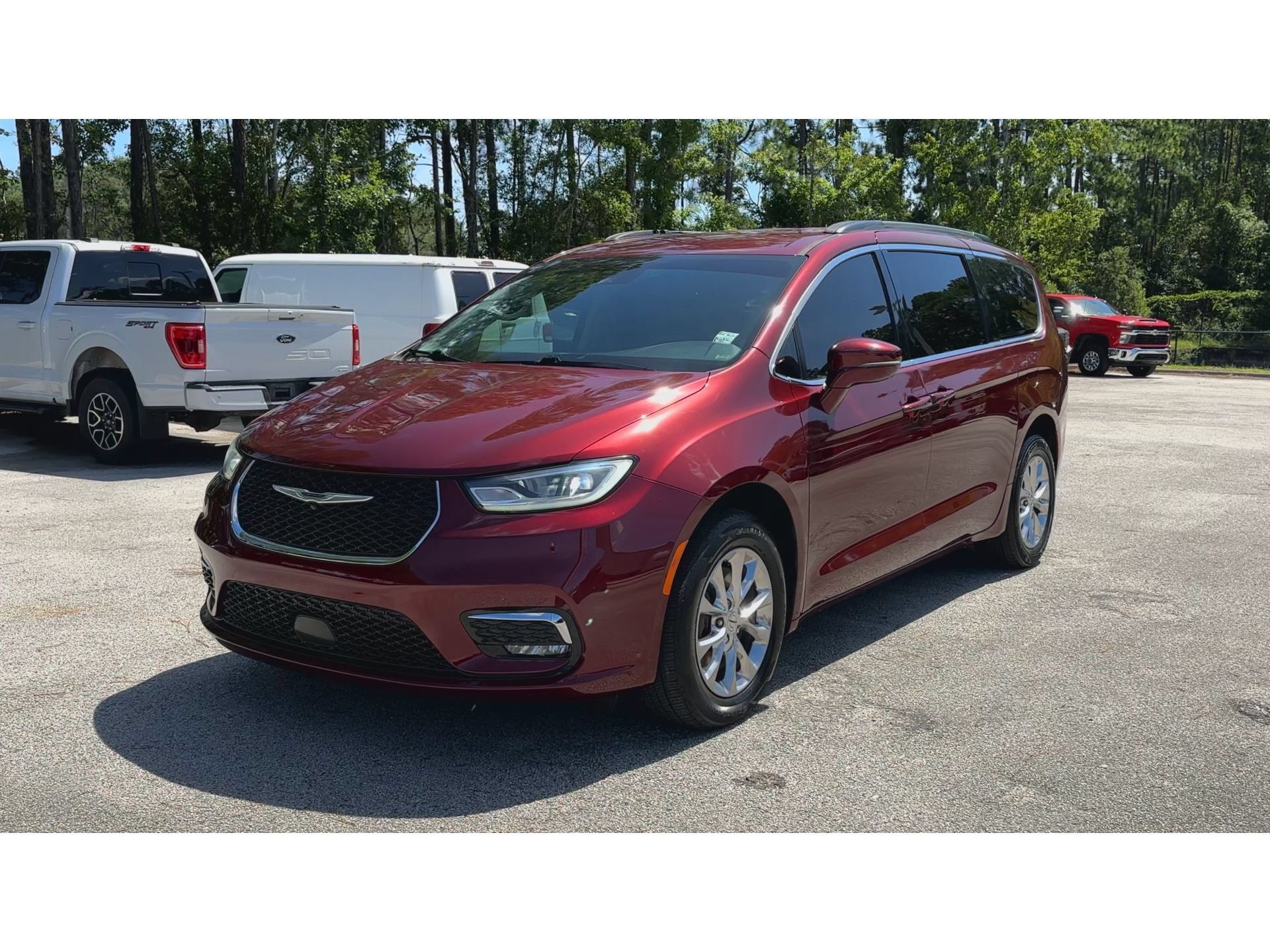 Used 2022 Chrysler Pacifica Touring-L AWD/4WD image 4