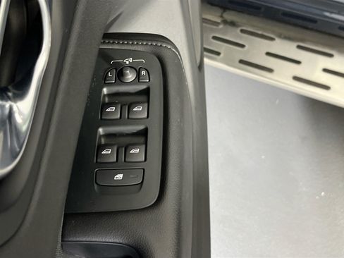 Used 2023 Volvo XC60 B5 Core w/ Protection Package Premier FWD image 17