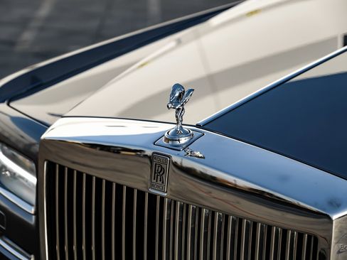 Used 2014 Rolls-Royce Phantom Sedan image 25