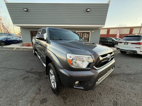 Used 2015 Toyota Tacoma 4x4 Double Cab image 8