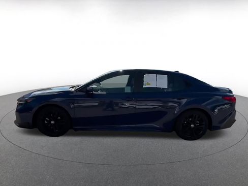 Used 2025 Toyota Camry SE FWD image 9