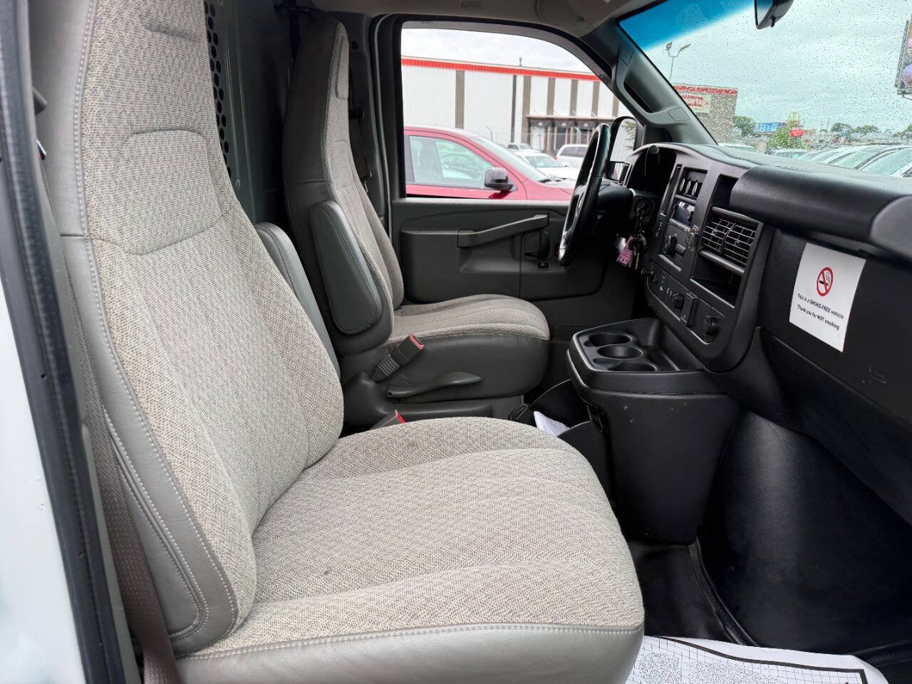Used 2020 Chevrolet Express 3500 Extended w/ Driver Convenience Package RWD image 21
