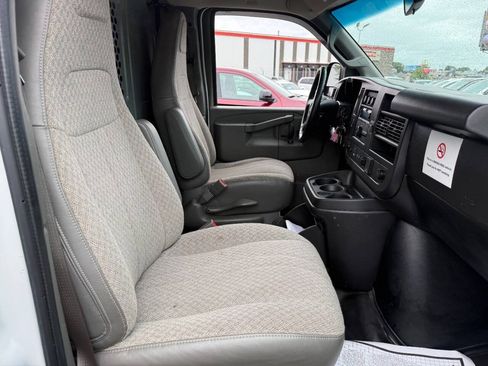 Used 2020 Chevrolet Express 3500 Extended w/ Driver Convenience Package RWD image 21