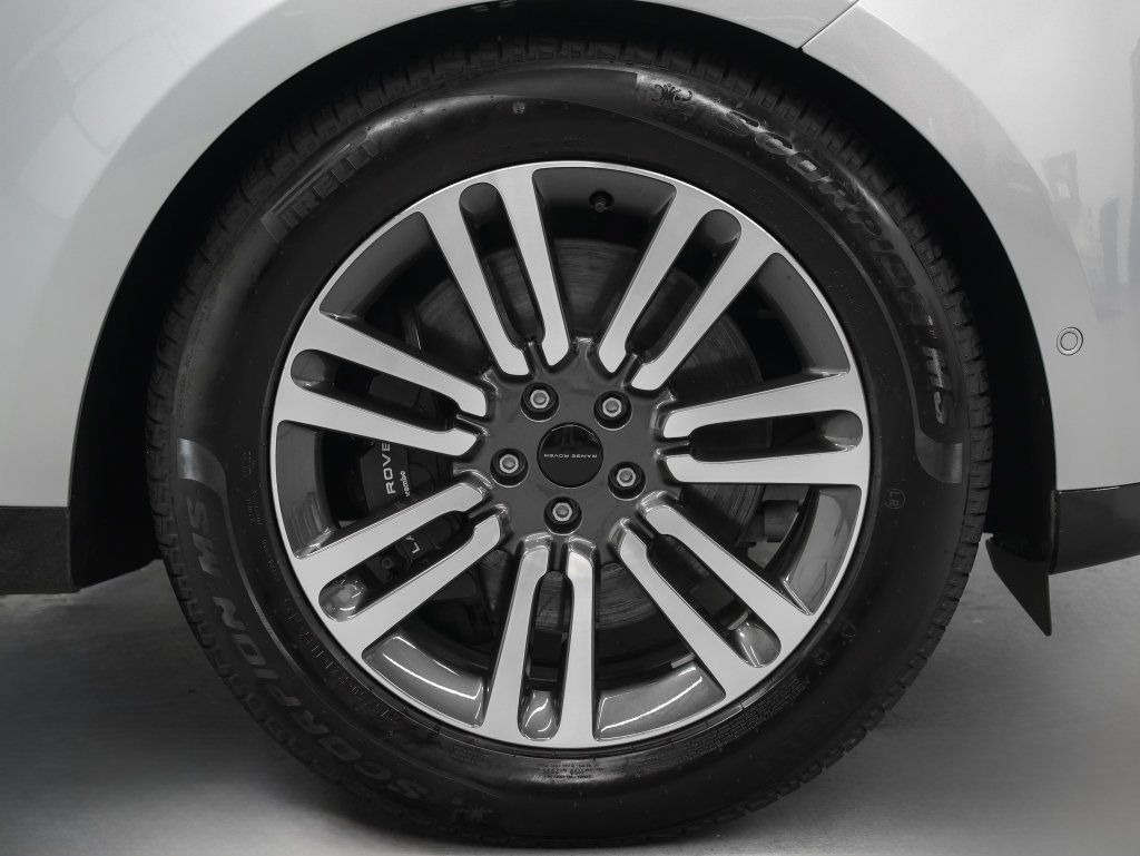Used 2023 Land Rover Range Rover SE AWD/4WD image 8