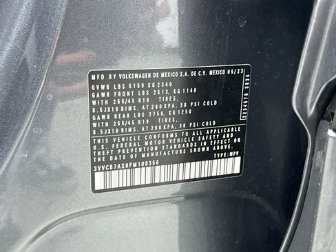 Used 2023 Volkswagen Tiguan SE R-Line FWD image 26
