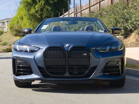 New 2026 BMW 440i xDrive Convertible w/ Premium Package image 3