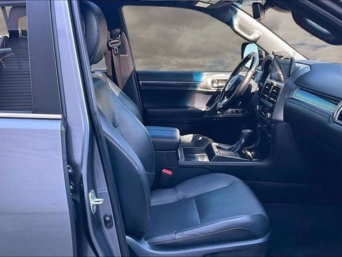 Used 2022 Lexus GX 460 Luxury w/ Sport Design Package image 29