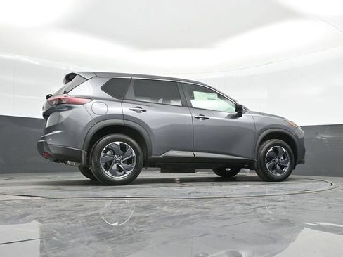 Used 2025 Nissan Rogue SV FWD image 41