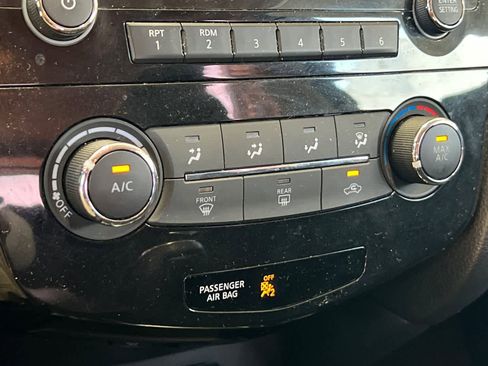 Used 2017 Nissan Rogue S FWD image 22