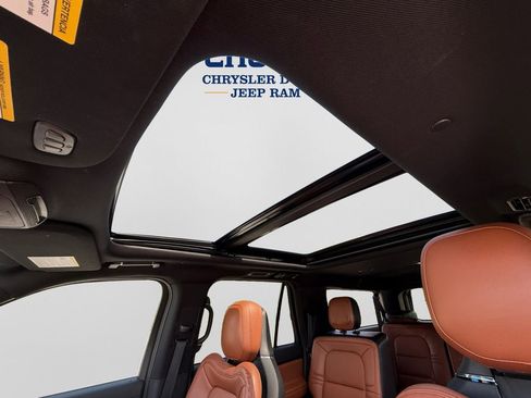 Used 2020 Lincoln Navigator L Reserve AWD/4WD image 18