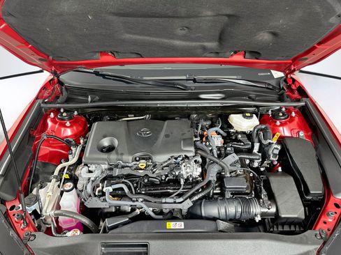 Used 2025 Toyota Camry SE FWD image 31