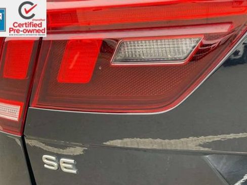 Used 2022 Volkswagen Tiguan SE image 43