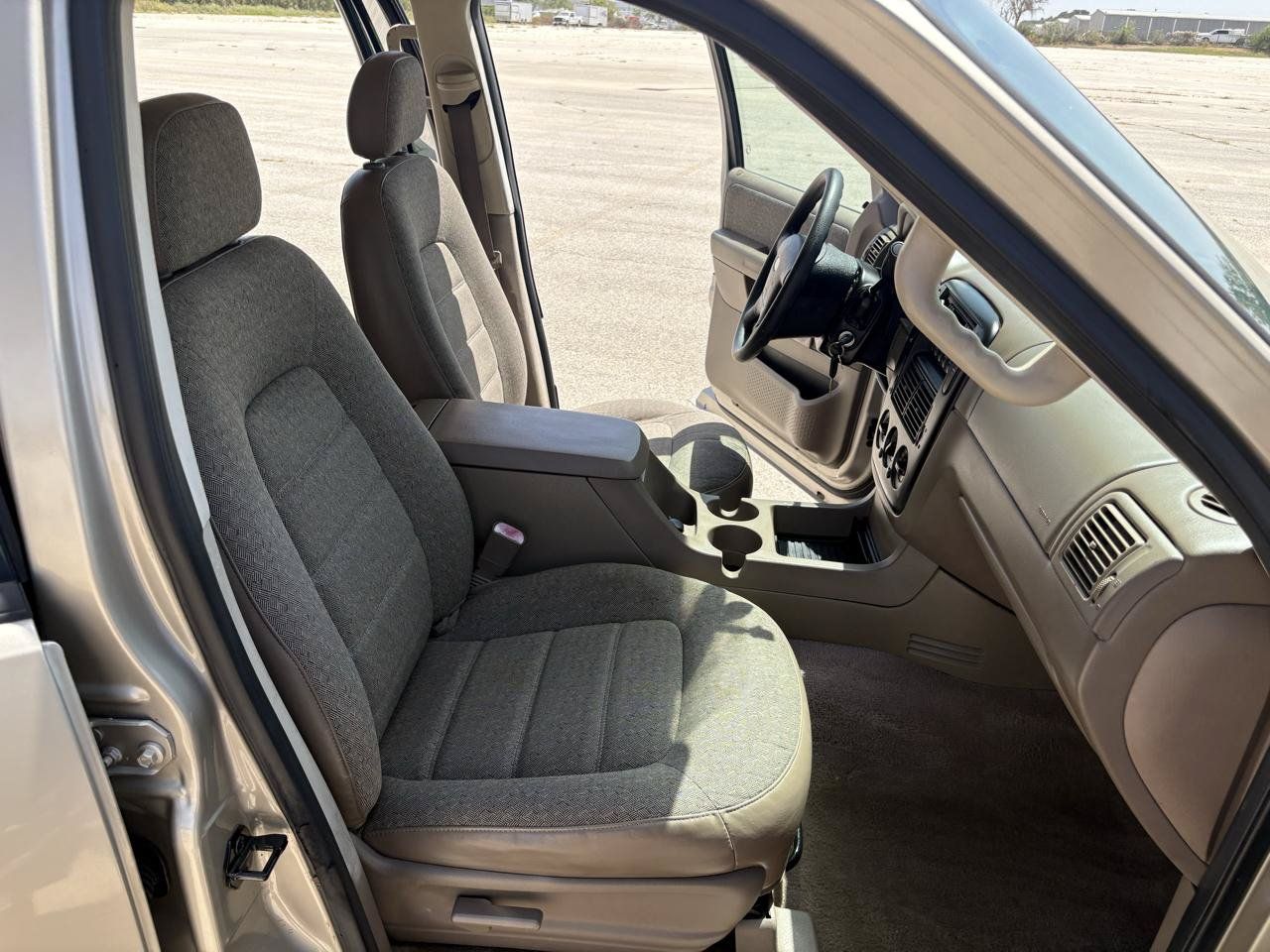 Used 2004 Ford Explorer XLS RWD image 24