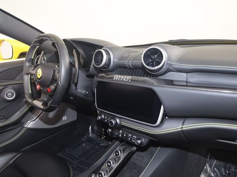 Used 2022 Ferrari Portofino M RWD image 72