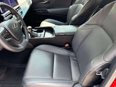 Used 2025 Lexus ES 350 w/ Premium Package FWD image 14