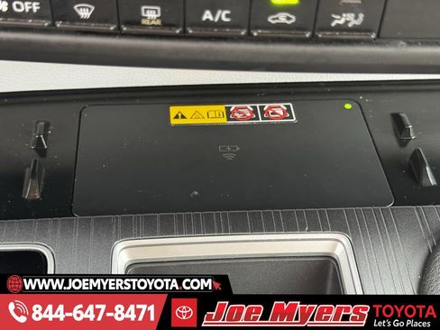 Used 2025 Toyota Sienna LE image 22