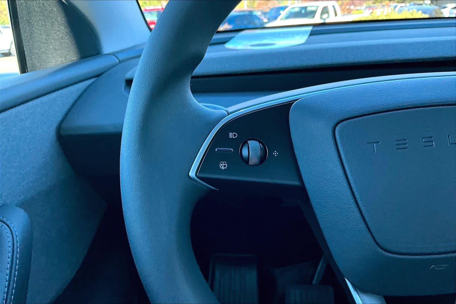 Used 2026 Tesla Model Y 2WD image 23