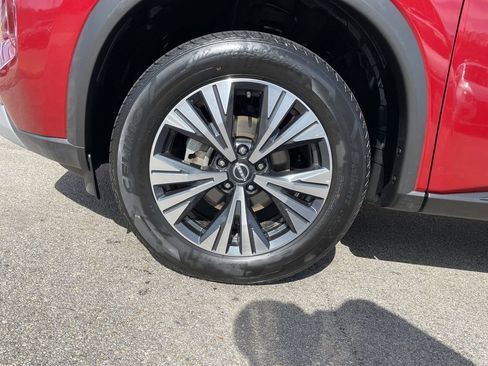 Used 2023 Nissan Rogue SV image 9