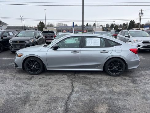 Used 2023 Honda Civic Sport image 2