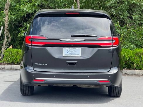 Used 2023 Chrysler Pacifica Touring-L FWD image 31