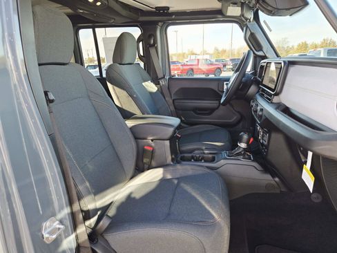 New 2026 Jeep Gladiator Sport image 16