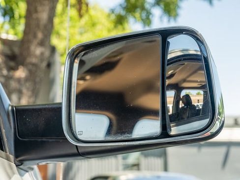 Used 2012 RAM 1500 Laramie RWD image 16