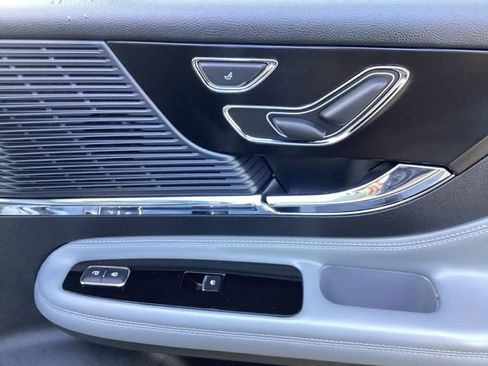 Used 2021 Lincoln Corsair AWD w/ Premium Package image 23
