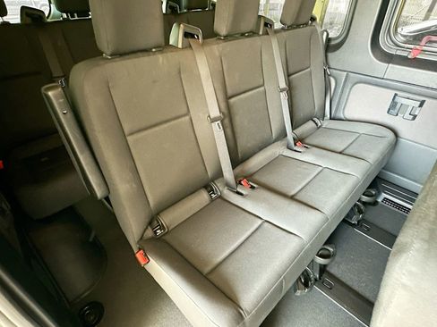 Used 2024 Mercedes-Benz Sprinter 2500 image 25