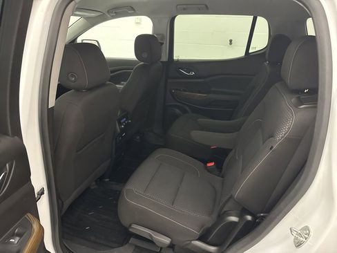 Used 2023 GMC Acadia SLE w/ Driver Convenience Package FWD image 40