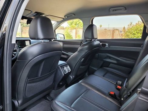 Certified 2024 Kia Sorento S AWD/4WD image 17