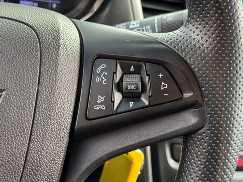 Used 2019 Chevrolet Trax LS AWD/4WD image 24