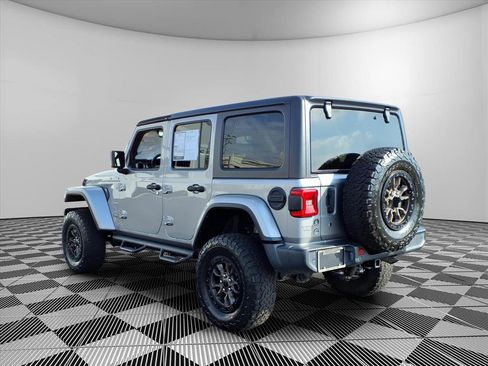 Used 2018 Jeep Wrangler Unlimited Sahara image 6