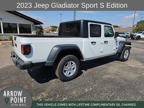 Used 2023 Jeep Gladiator Sport AWD/4WD image 12