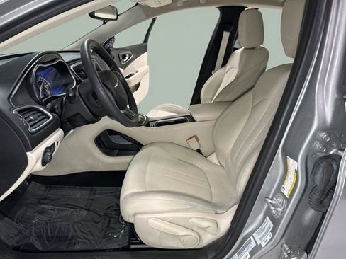 Used 2016 Chrysler 200 Limited image 16