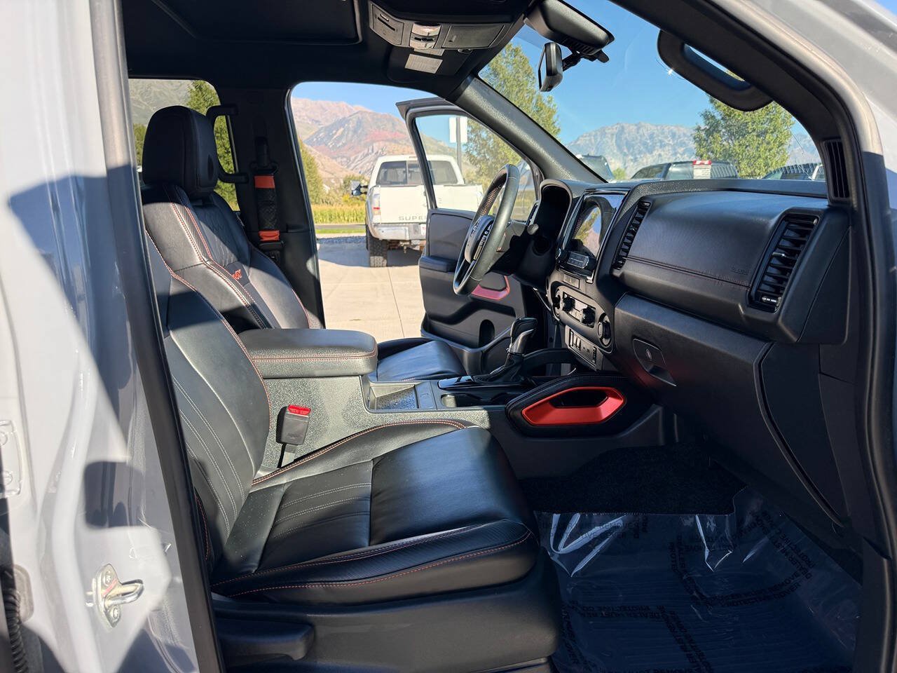 Used 2023 Nissan Frontier PRO-4X w/ Pro-4X Premium Package AWD/4WD image 29