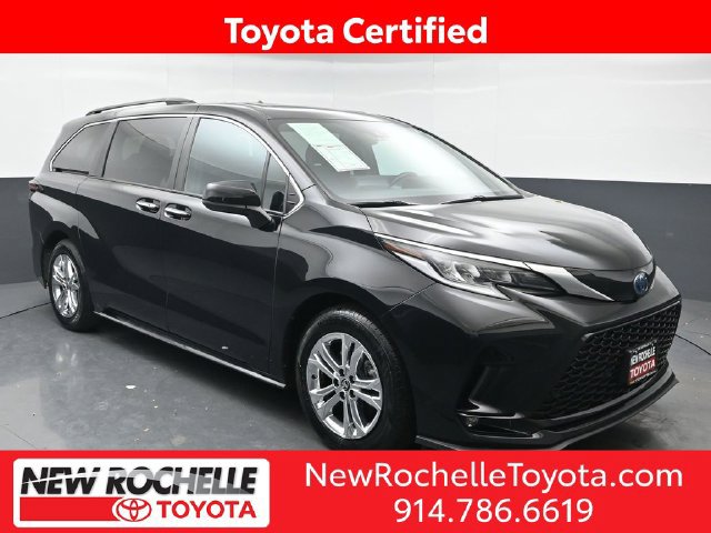 Certified 2023 Toyota Sienna XSE w/ XSE Plus Package AWD/4WD image 1