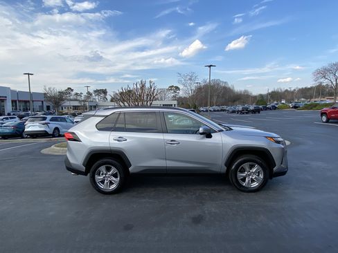 Certified 2023 Toyota RAV4 XLE w/ Convenience Package image 4